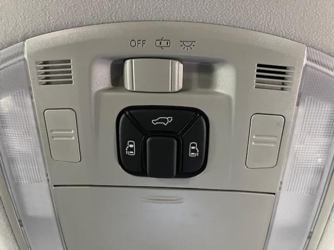 ヴェルファイア２．４Ｚ　プラチナセレクション　本州仕入　禁煙車　ＷＡＫＯＳバリアスコーティング済　純正１８インチＡＷ　社外１７ＡＷ＋スタッドレスタイヤ付　純正ＨＤＤナビ（ＣＤ＆ＤＶＤ再生　フルセグ地デジ　Ｂｌｕｅｔｏｏｔｈ）＋バックカメラ　フロントブラインドカメラ　両側パワースライドドア　パワーバックドア　クルーズコントロール　７人乗りキャプテンシート　オットマン　コーナーセンサー　横滑り防止装置　ＰＵＳＨスタート　スマートキー　タイミングチェーン車　ＨＩＤヘッドライト　ビルトインＥＴＣ 4WD 2400 5Dr