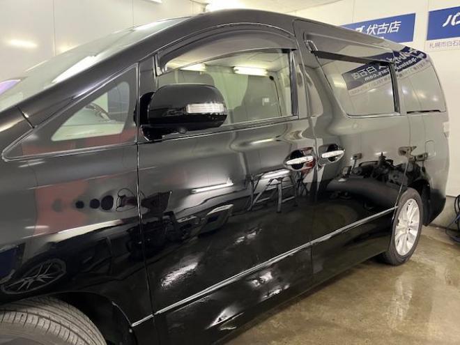 ヴェルファイア２．４Ｚ　プラチナセレクション　本州仕入　禁煙車　ＷＡＫＯＳバリアスコーティング済　純正１８インチＡＷ　社外１７ＡＷ＋スタッドレスタイヤ付　純正ＨＤＤナビ（ＣＤ＆ＤＶＤ再生　フルセグ地デジ　Ｂｌｕｅｔｏｏｔｈ）＋バックカメラ　フロントブラインドカメラ　両側パワースライドドア　パワーバックドア　クルーズコントロール　７人乗りキャプテンシート　オットマン　コーナーセンサー　横滑り防止装置　ＰＵＳＨスタート　スマートキー　タイミングチェーン車　ＨＩＤヘッドライト　ビルトインＥＴＣ 4WD 2400 5Dr