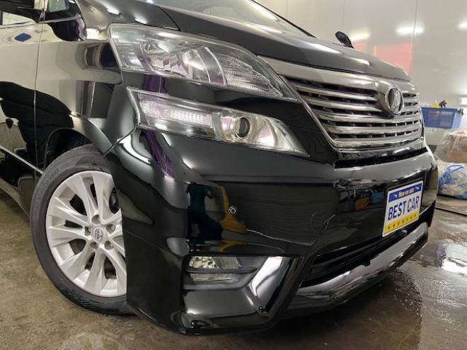 ヴェルファイア２．４Ｚ　プラチナセレクション　本州仕入　禁煙車　ＷＡＫＯＳバリアスコーティング済　純正１８インチＡＷ　社外１７ＡＷ＋スタッドレスタイヤ付　純正ＨＤＤナビ（ＣＤ＆ＤＶＤ再生　フルセグ地デジ　Ｂｌｕｅｔｏｏｔｈ）＋バックカメラ　フロントブラインドカメラ　両側パワースライドドア　パワーバックドア　クルーズコントロール　７人乗りキャプテンシート　オットマン　コーナーセンサー　横滑り防止装置　ＰＵＳＨスタート　スマートキー　タイミングチェーン車　ＨＩＤヘッドライト　ビルトインＥＴＣ 4WD 2400 5Dr