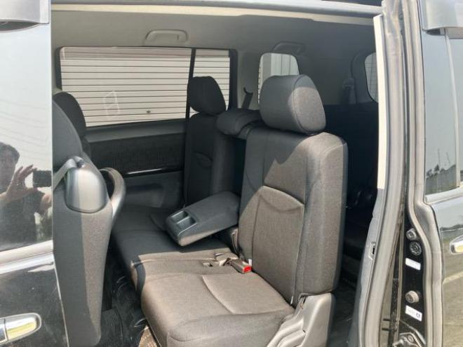 アイシスプラタナ　Vセレクション 4WD 1800 ５Dr