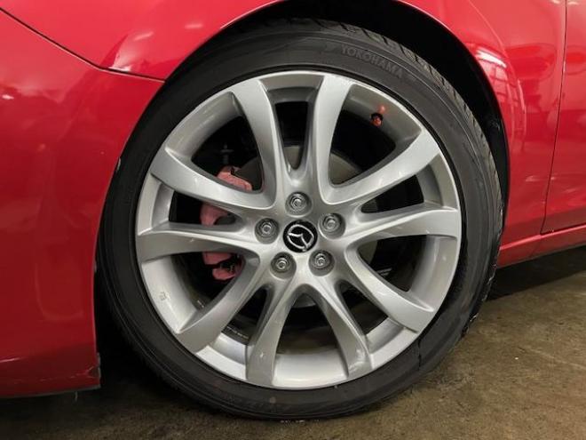 アテンザワゴンＸＤ　プロアクティブ　本州仕入　禁煙車　セーフティクルーズＰＫＧ　スカイアクティブディーゼルターボ　純正１９インチＡＷ　社外１７ＡＷ＋スタッドレスタイヤ付　純正ナビ（地デジ　ＤＶＤ再生　Ｂｌｕｅｔｏｏｔｈ）＋バックカメラ　ＢＯＳＥサウンド　レッド＆ブラックコンビシートカバー　衝突軽減ブレーキ　レーダークルーズコントロール　ブラインドスポット　車線逸脱警報　ＬＥＤヘッドライト　アドバンスキー　横滑り防止装置　ＥＴＣ 4WD 2200 5Dr