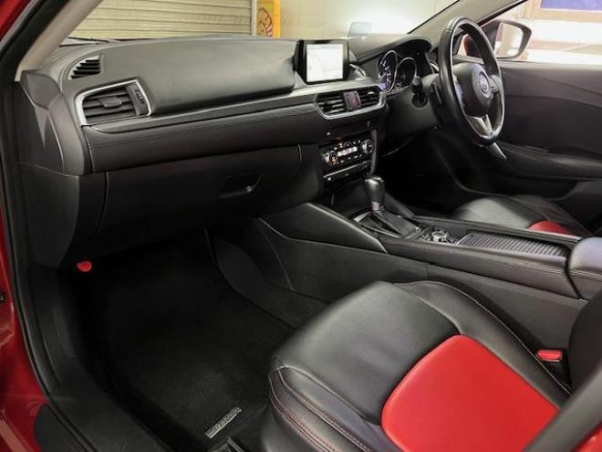 アテンザワゴンＸＤ　プロアクティブ　本州仕入　禁煙車　セーフティクルーズＰＫＧ　スカイアクティブディーゼルターボ　純正１９インチＡＷ　社外１７ＡＷ＋スタッドレスタイヤ付　純正ナビ（地デジ　ＤＶＤ再生　Ｂｌｕｅｔｏｏｔｈ）＋バックカメラ　ＢＯＳＥサウンド　レッド＆ブラックコンビシートカバー　衝突軽減ブレーキ　レーダークルーズコントロール　ブラインドスポット　車線逸脱警報　ＬＥＤヘッドライト　アドバンスキー　横滑り防止装置　ＥＴＣ 4WD 2200 5Dr