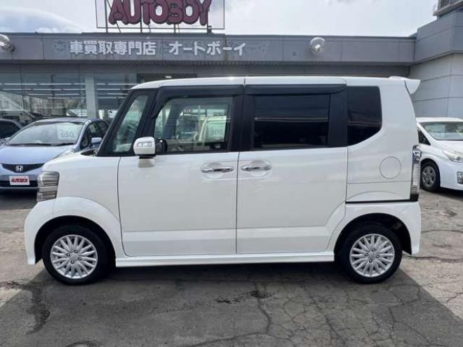 N-BOXカスタムG Lパッケージ 4WD　p/sスタート　ナビ　 Bカメラ　Pスライド 660