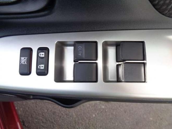 ヴィッツ1.3 F 4WD　ワンオーナー　スマートキー　バックカメラ 1300