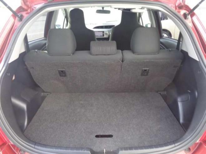 ヴィッツ1.3 F 4WD　ワンオーナー　スマートキー　バックカメラ 1300