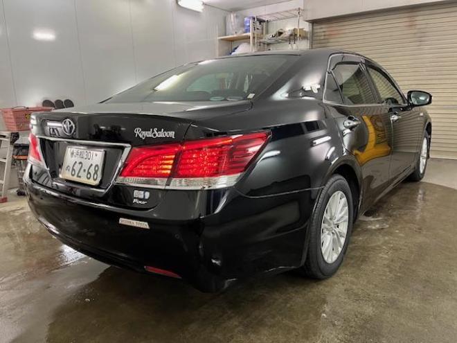 クラウンハイブリッドロイヤルサルーン　Ｆｏｕｒ　後期型　本州仕入　ワンオーナー　寒冷地仕様　禁煙車　ＷＡＫＯＳバリアスコーティング済　純正１６インチＡＷ　社外１６ＡＷ＋スタッドレスタイヤ付　純正ナビ（フルセグ地デジ　ＤＶＤ再生　Ｂｌｕｅｔｏｏｔｈ対応）＋バックカメラ　プリクラッシュセーフティ　レーダークルーズコントロール　フロントガラス熱線　ステアリングヒーター　ミラーヒーター　両席パワーシート　タイミングチェーン車　純正ＬＥＤヘッドライト＆フォグ　横滑り防止装置　ＥＴＣ 4WD 2500 4Dr