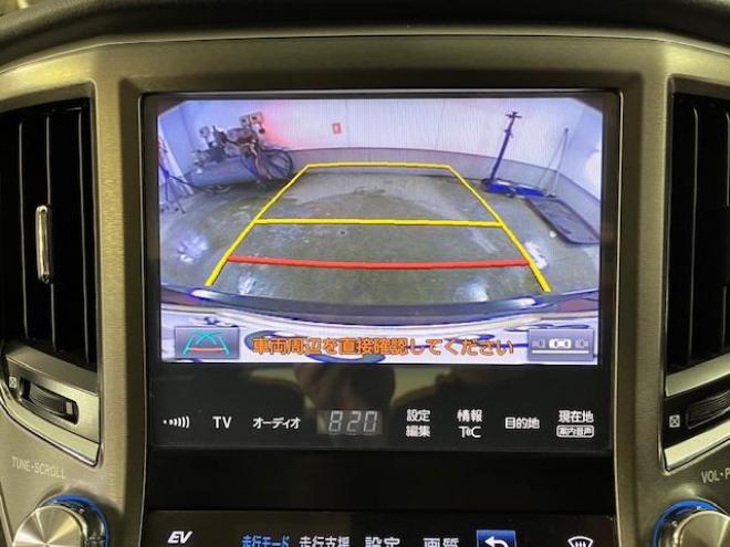 クラウンハイブリッドロイヤルサルーン　Ｆｏｕｒ　後期型　本州仕入　ワンオーナー　寒冷地仕様　禁煙車　ＷＡＫＯＳバリアスコーティング済　純正１６インチＡＷ　社外１６ＡＷ＋スタッドレスタイヤ付　純正ナビ（フルセグ地デジ　ＤＶＤ再生　Ｂｌｕｅｔｏｏｔｈ対応）＋バックカメラ　プリクラッシュセーフティ　レーダークルーズコントロール　フロントガラス熱線　ステアリングヒーター　ミラーヒーター　両席パワーシート　タイミングチェーン車　純正ＬＥＤヘッドライト＆フォグ　横滑り防止装置　ＥＴＣ 4WD 2500 4Dr