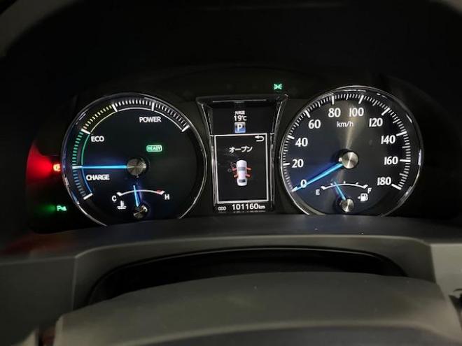 クラウンハイブリッドロイヤルサルーン　Ｆｏｕｒ　後期型　本州仕入　ワンオーナー　寒冷地仕様　禁煙車　ＷＡＫＯＳバリアスコーティング済　純正１６インチＡＷ　社外１６ＡＷ＋スタッドレスタイヤ付　純正ナビ（フルセグ地デジ　ＤＶＤ再生　Ｂｌｕｅｔｏｏｔｈ対応）＋バックカメラ　プリクラッシュセーフティ　レーダークルーズコントロール　フロントガラス熱線　ステアリングヒーター　ミラーヒーター　両席パワーシート　タイミングチェーン車　純正ＬＥＤヘッドライト＆フォグ　横滑り防止装置　ＥＴＣ 4WD 2500 4Dr