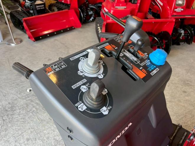 除雪機ホンダ　HSM1590i ★オーガローリング☆ハイブリッド☆スマートオーガ！