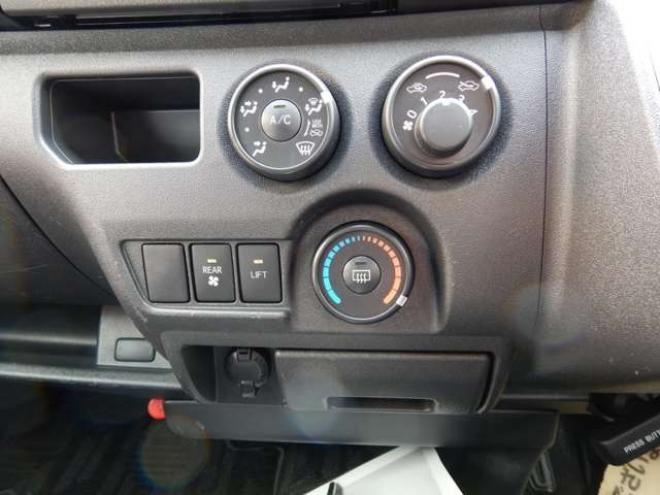 ハイエースバン3.0 ウェルキャブ Bタイプ ロング ルーフサイドウインドゥ付 ディーゼルターボ 4WD　 福祉車両 3000