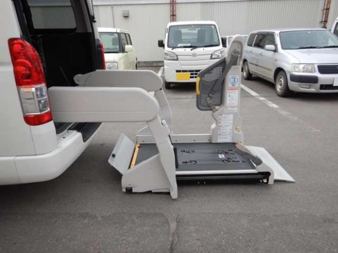 ハイエースバン3.0 ウェルキャブ Bタイプ ロング ルーフサイドウインドゥ付 ディーゼルターボ 4WD　 福祉車両 3000
