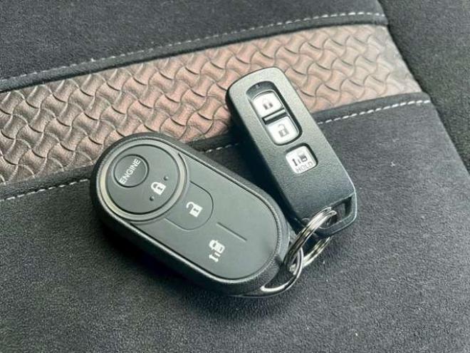 N-BOXカスタム 660 G L ホンダセンシング 4WD　 660