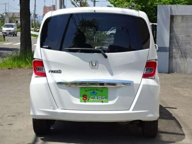 フリード1.5 G プレミアムエディション 4WD　本州車 保証1年 Wパワスラ 後席TV Bカメラ 1500