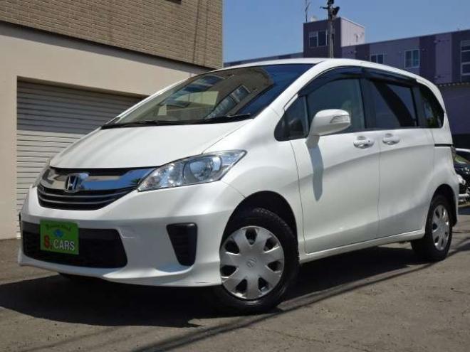 フリード1.5 G プレミアムエディション 4WD　本州車 保証1年 Wパワスラ 後席TV Bカメラ 1500