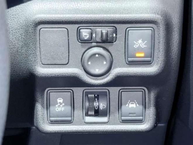 ノート1.2 X FOUR 4WD　下廻防錆TVナビBカメエンスタ 1200