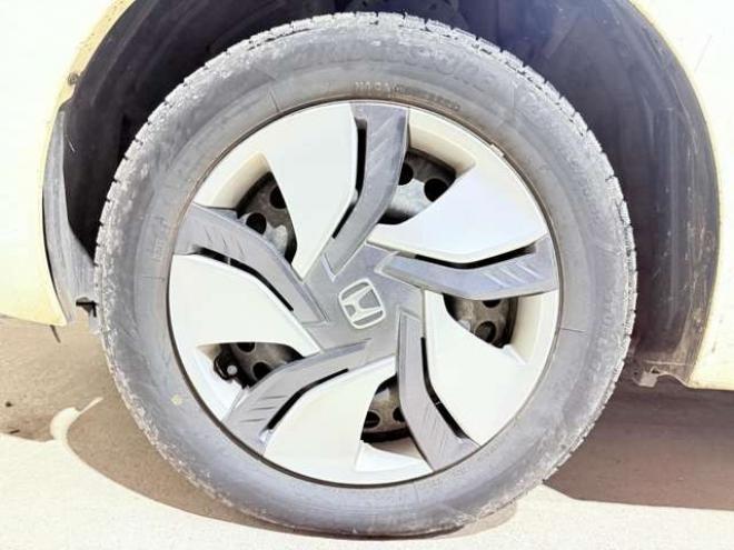 フィット1.5 ハイブリッド Lパッケージ 4WD　下廻防錆TVナビBカメETCエンスタ 1500
