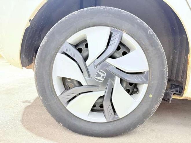 フィット1.5 ハイブリッド Lパッケージ 4WD　下廻防錆TVナビBカメETCエンスタ 1500