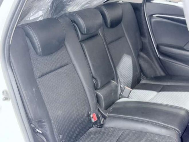 フィット1.5 ハイブリッド Lパッケージ 4WD　下廻防錆TVナビBカメETCエンスタ 1500
