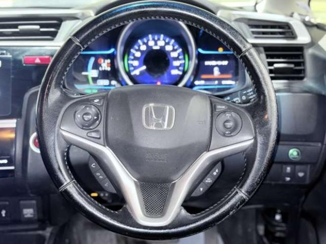 フィット1.5 ハイブリッド Lパッケージ 4WD　下廻防錆TVナビBカメETCエンスタ 1500