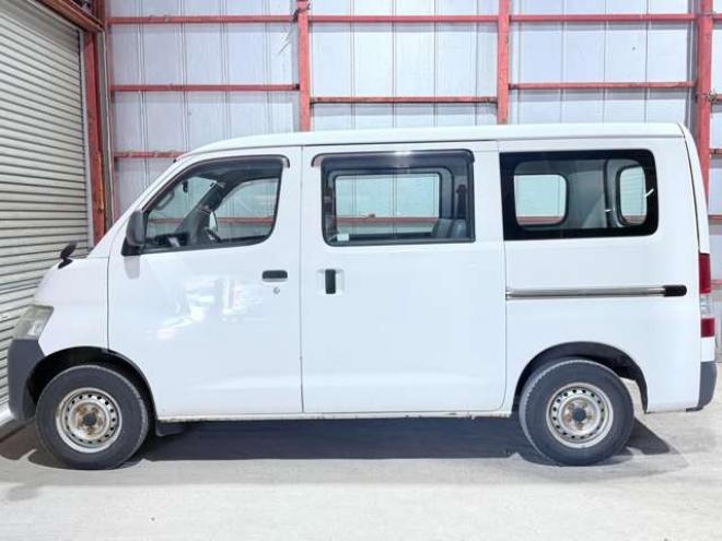 ライトエースバン1.5 DX 4WD　下廻防錆TVナビ夏冬タイヤ 1500