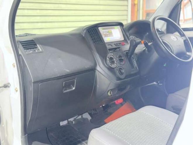 ライトエースバン1.5 DX 4WD　下廻防錆TVナビ夏冬タイヤ 1500