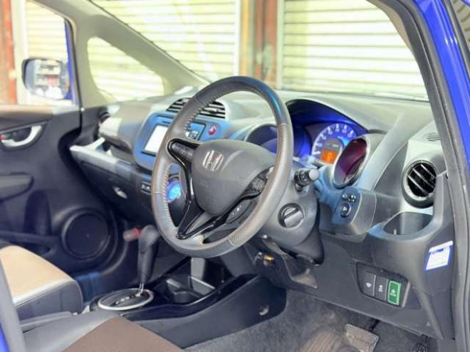 フィットシャトルハイブリッド1.3 スマートセレクション　下廻防錆1オナTVバックカメラETC 2WD 1300