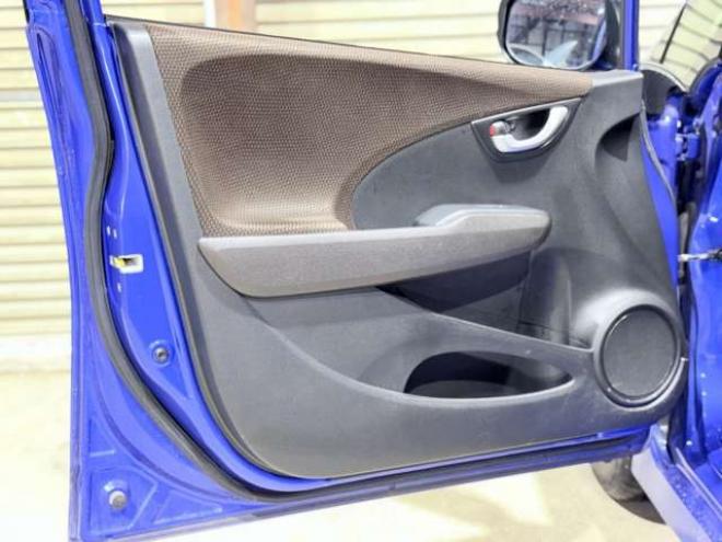 フィットシャトルハイブリッド1.3 スマートセレクション　下廻防錆1オナTVバックカメラETC 2WD 1300