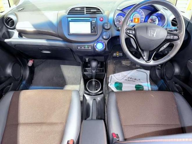 フィットシャトルハイブリッド1.3 スマートセレクション　下廻防錆1オナTVバックカメラETC 2WD 1300