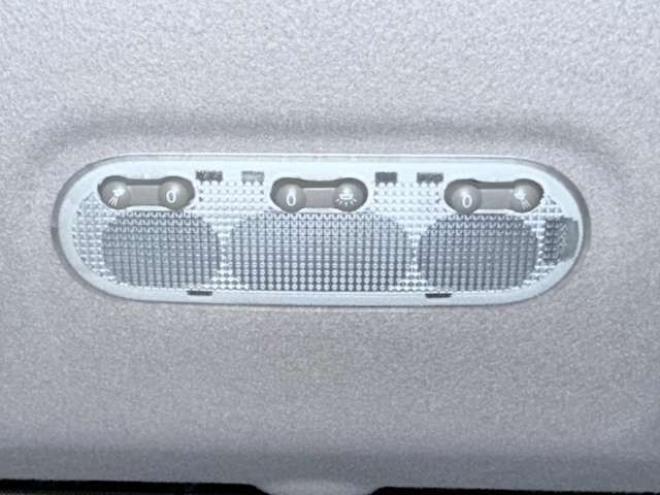 セレナ2.0 ハイウェイスター Vセレクション 4WD　下廻防錆TVナビBカメETC 2000