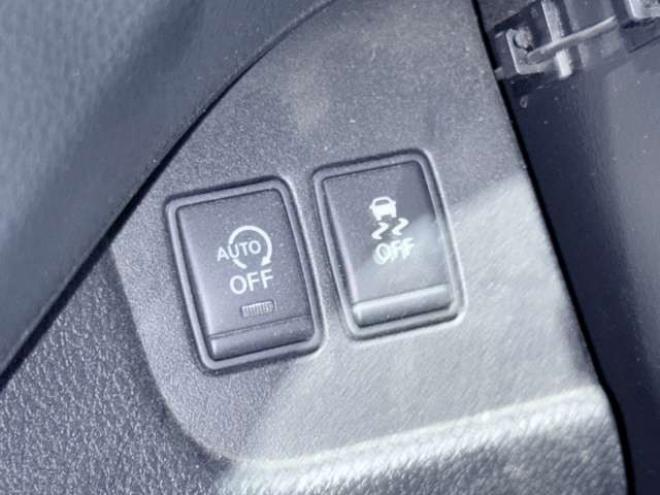 セレナ2.0 ハイウェイスター Vセレクション 4WD　下廻防錆TVナビBカメETC 2000