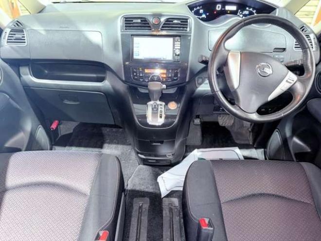 セレナ2.0 ハイウェイスター Vセレクション 4WD　下廻防錆TVナビBカメETC 2000