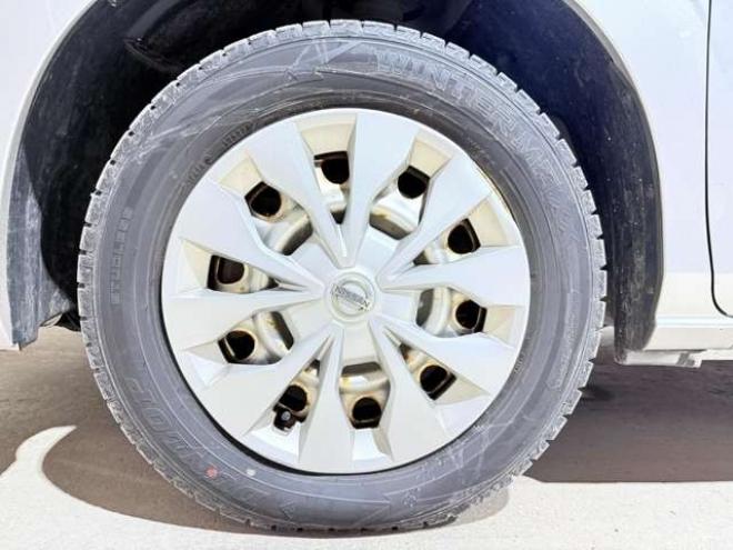 セレナ2.0 X 4WD　下廻防錆TVナビ夏冬タイヤ 2000