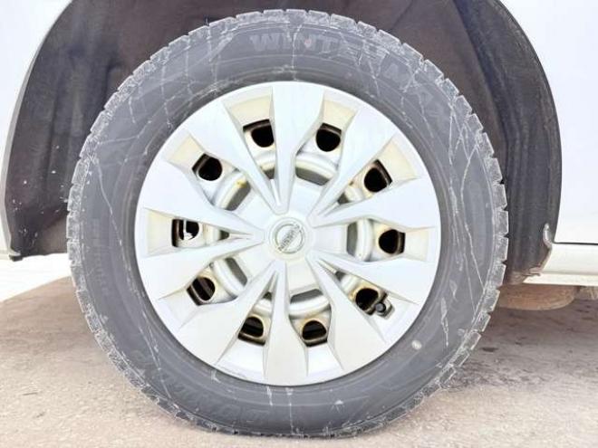 セレナ2.0 X 4WD　下廻防錆TVナビ夏冬タイヤ 2000