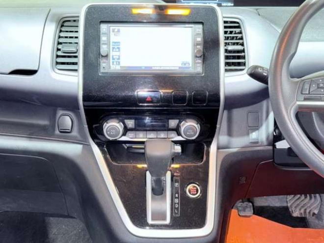 セレナ2.0 X 4WD　下廻防錆TVナビ夏冬タイヤ 2000