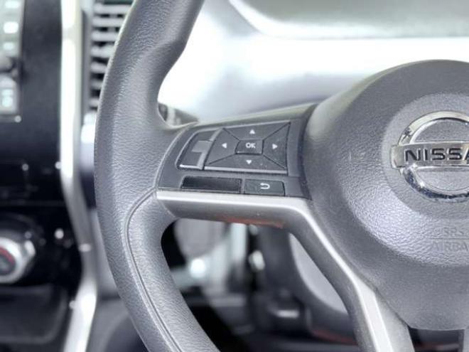 セレナ2.0 X 4WD　下廻防錆TVナビ夏冬タイヤ 2000