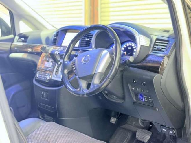 エルグランド3.5 350ハイウェイスター 4WD　下廻防錆TVナビBカメETC後席モニタ 3500