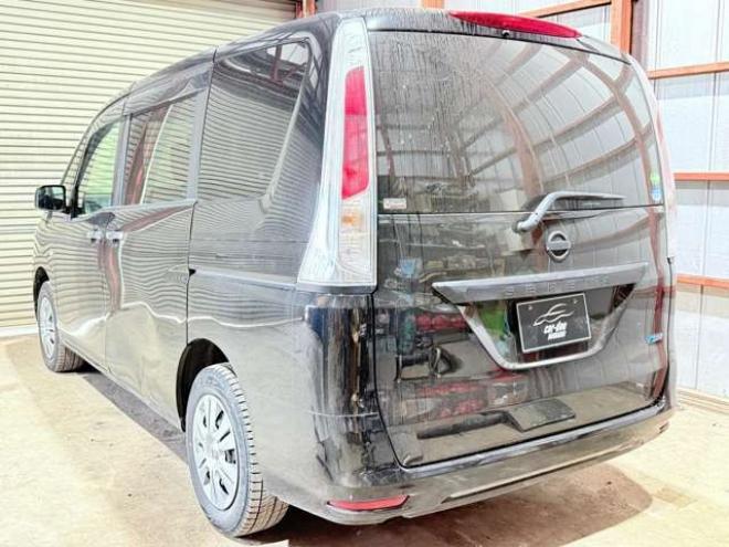 セレナ2.0 20X 4WD　下廻防錆キーレス 2000