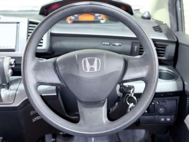 フリード1.5 G ジャストセレクション 4WD　下廻防錆ドラレコTVナビエンスタETC 1500