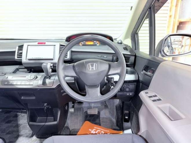 フリード1.5 G ジャストセレクション 4WD　下廻防錆ドラレコTVナビエンスタETC 1500