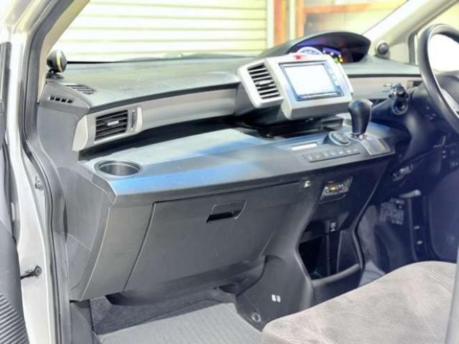 フリード1.5 G ジャストセレクション 4WD　下廻防錆TVナビBカメエンスタETC 1500