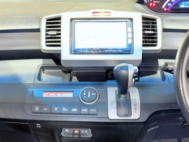 フリード1.5 G ジャストセレクション 4WD　下廻防錆TVナビBカメエンスタETC 1500