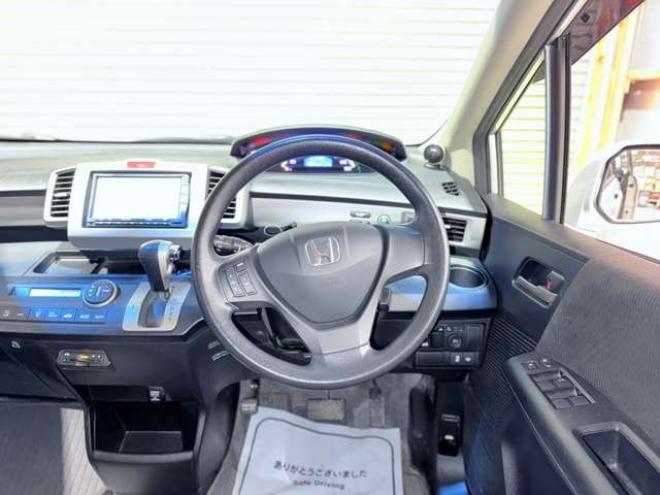 フリード1.5 G ジャストセレクション 4WD　下廻防錆TVナビBカメエンスタETC 1500