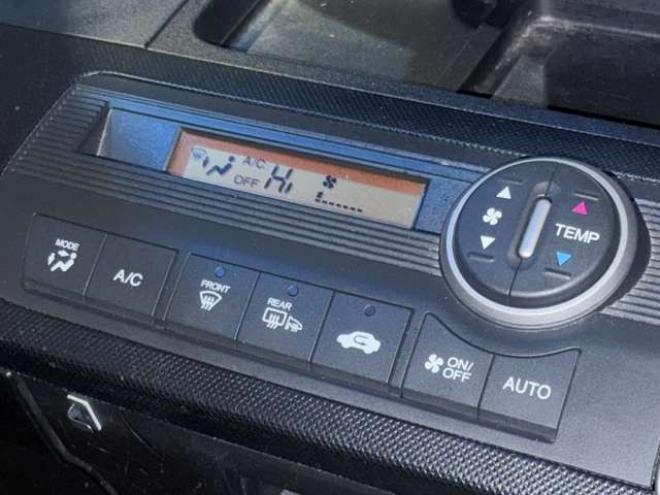フリード1.5 G ジャストセレクション 4WD　下廻防錆TVナビBカメエンスタETC 1500