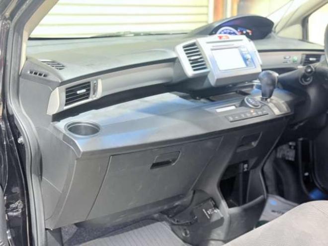 フリード1.5 G ジャストセレクション 4WD　下廻防錆TVナビETC 1500