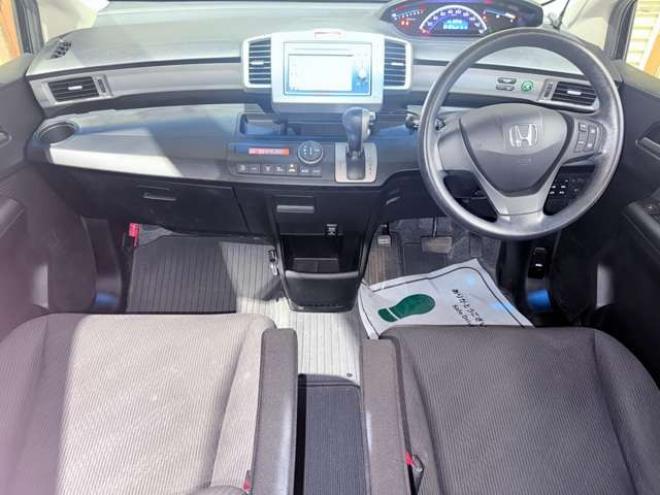 フリード1.5 G ジャストセレクション 4WD　下廻防錆TVナビETC 1500