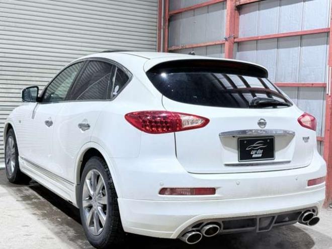 スカイラインクロスオーバー3.7 370GT FOUR 4WD　下廻防錆サンルーフTVナビBカメエンスタ 3700