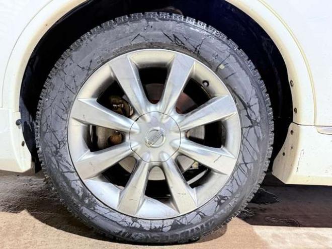 スカイラインクロスオーバー3.7 370GT FOUR 4WD　下廻防錆サンルーフTVナビBカメエンスタ 3700
