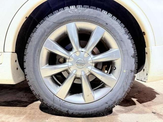 スカイラインクロスオーバー3.7 370GT FOUR 4WD　下廻防錆サンルーフTVナビBカメエンスタ 3700