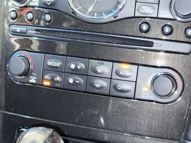 スカイラインクロスオーバー3.7 370GT FOUR 4WD　下廻防錆サンルーフTVナビBカメエンスタ 3700