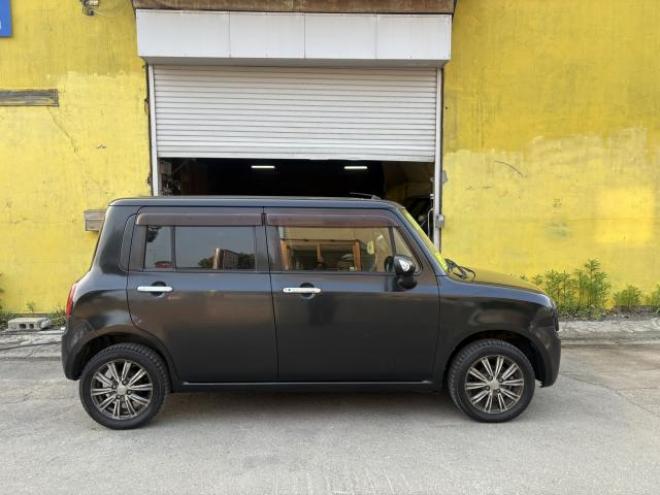 ラパン（店長おすすめコミコミ車）10thアニバーサリーリミテッド 4WD 660 5Dr
